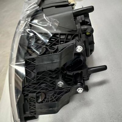 Volvo Heavy Duty Fh3 Fm3 Fh16 Truck Headlight Assembly with OEM No. 21035537 21035638